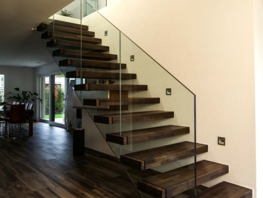 escalier droit marches suspendues design