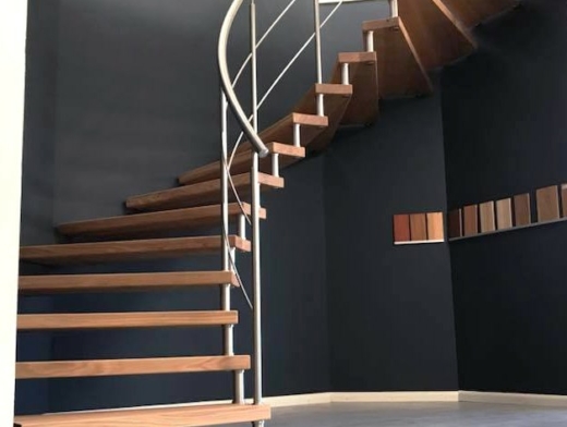 escalier suspendu sans contremarche sur mesure
