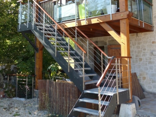 escalier extérieur bois metal design sur mesure